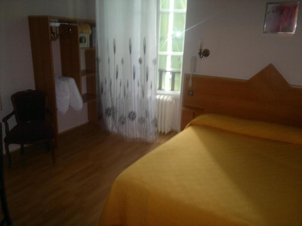 Logis Hotel De France Arudy Δωμάτιο φωτογραφία