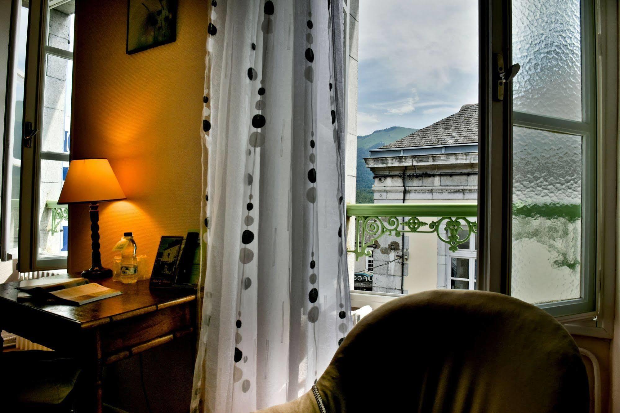 Logis Hotel De France Arudy Εξωτερικό φωτογραφία